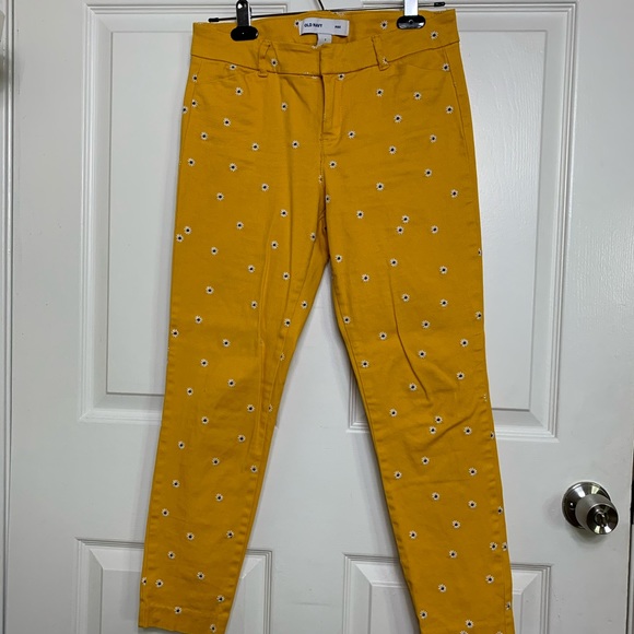 Yellow, flower detail pants - Picture 3 of 9